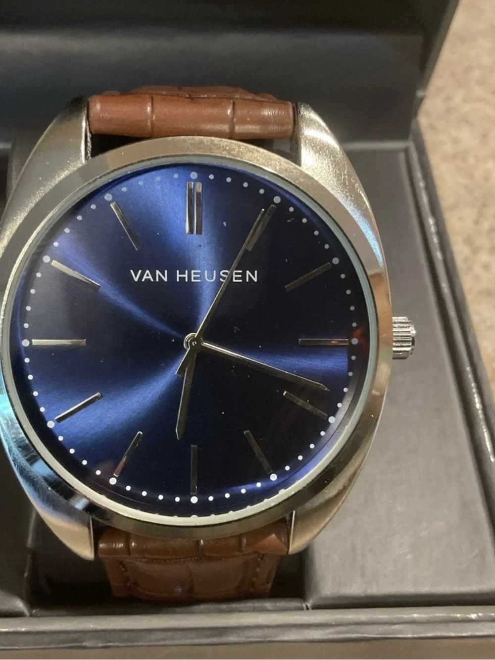Van Heusen Mens Watch Leather Strap Japan Movement NEW w/Box Needs Battery